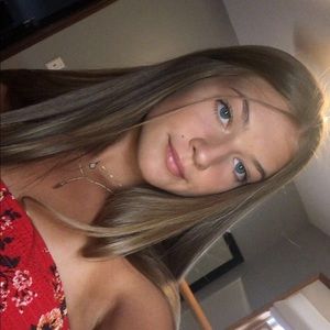 Meet your Posher, Eva